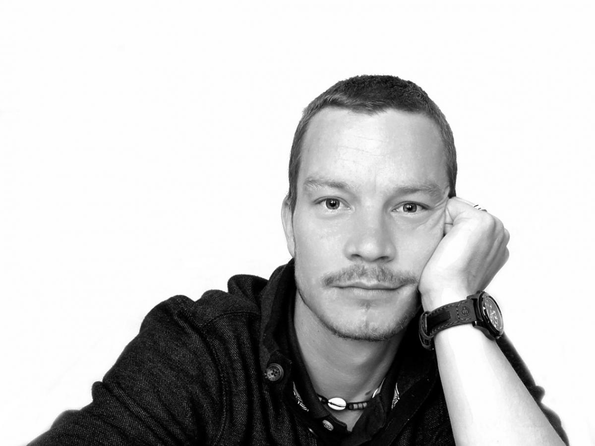 Zadumany mężczyzna