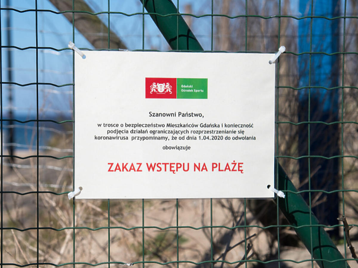 Zamknięta plaża- tablica informacyjna