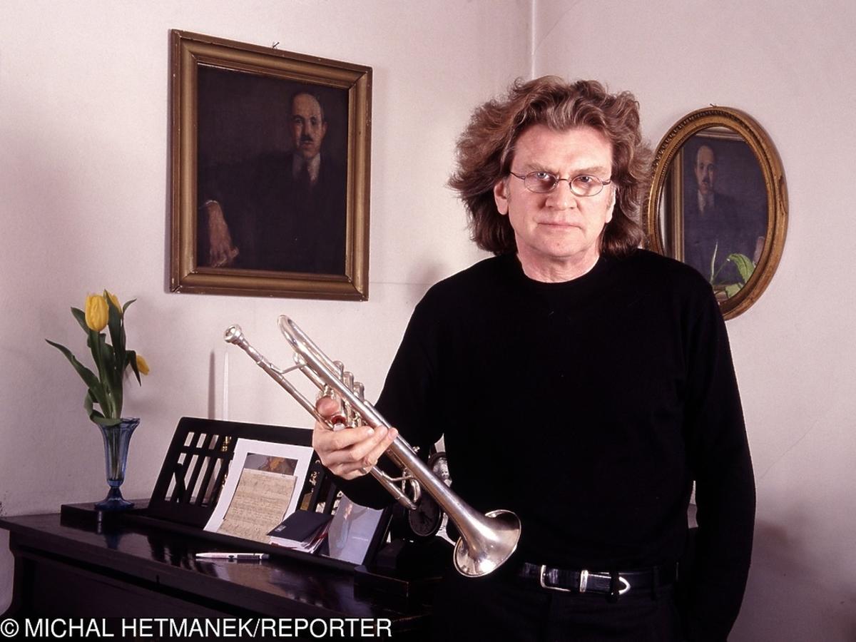 Zbigniew Wodecki w domu, 2002