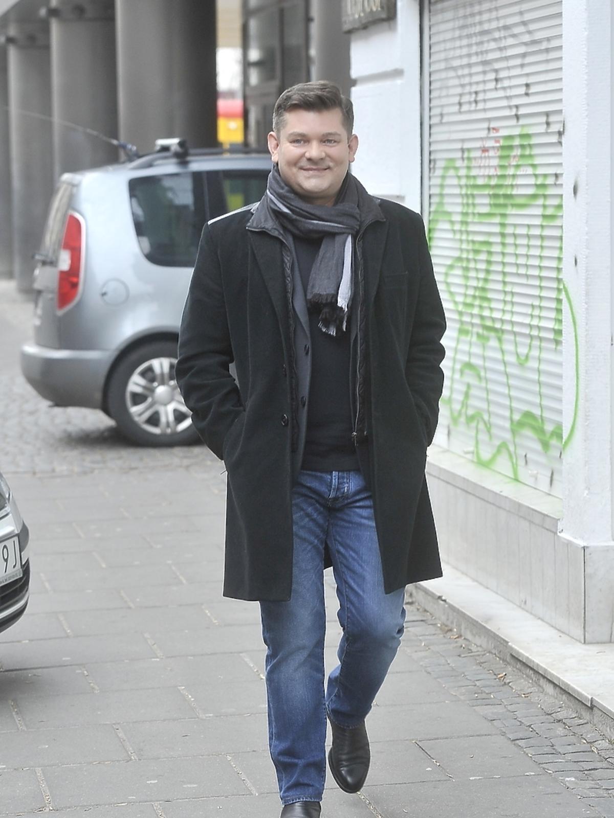 Zenon Martyniuk przed studiem Dzień Dobry TVN