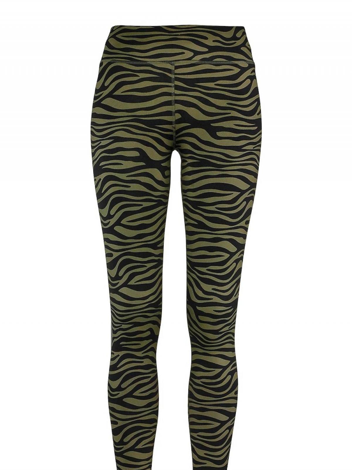 zielone legginsy w czarne wzory