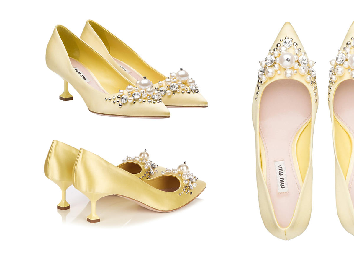 Żółte buty z perełkami Miu Miu, cena: ok. 3600 zł