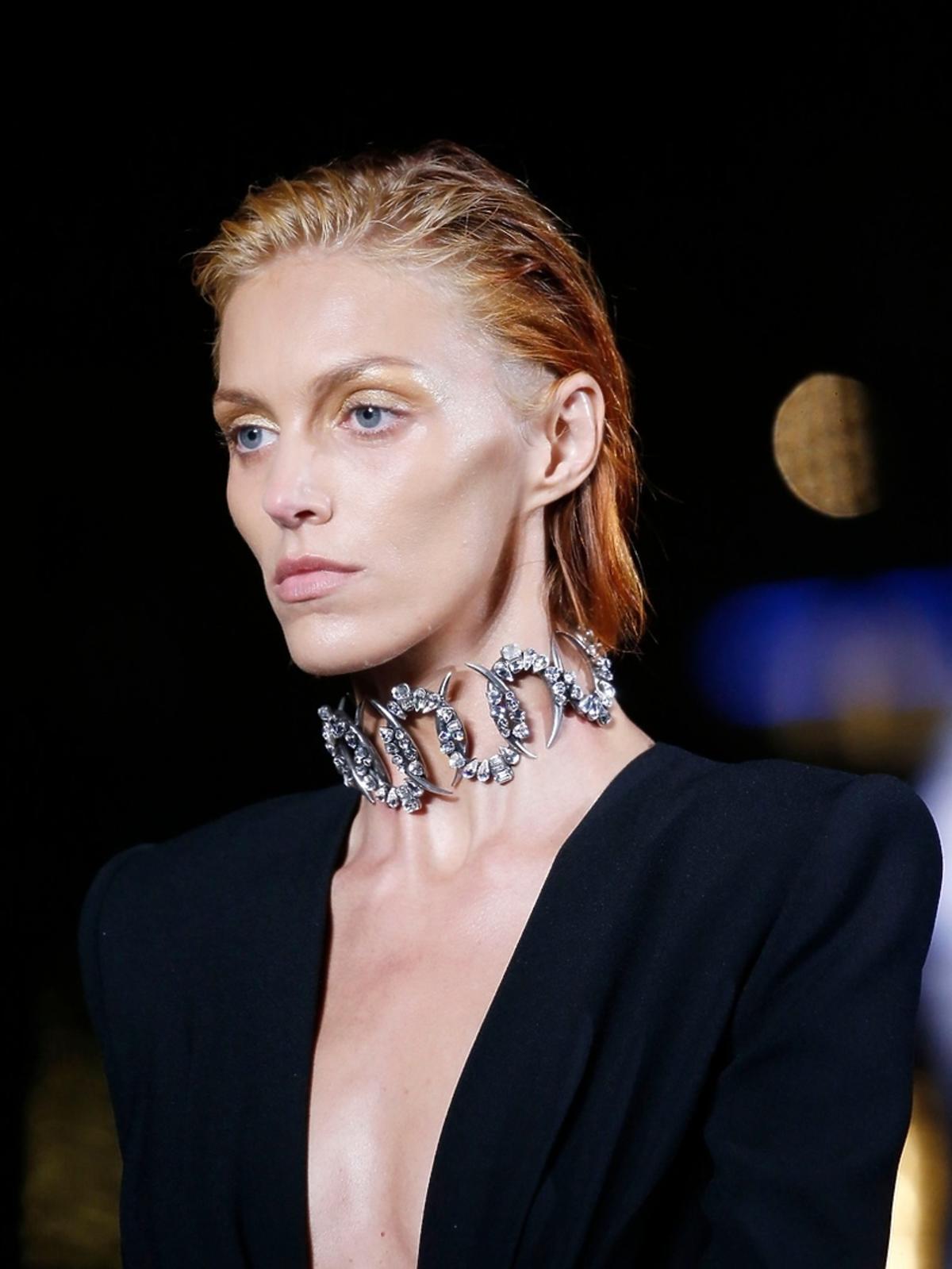 Anja Rubik, pokaz Yves Saint Laurent