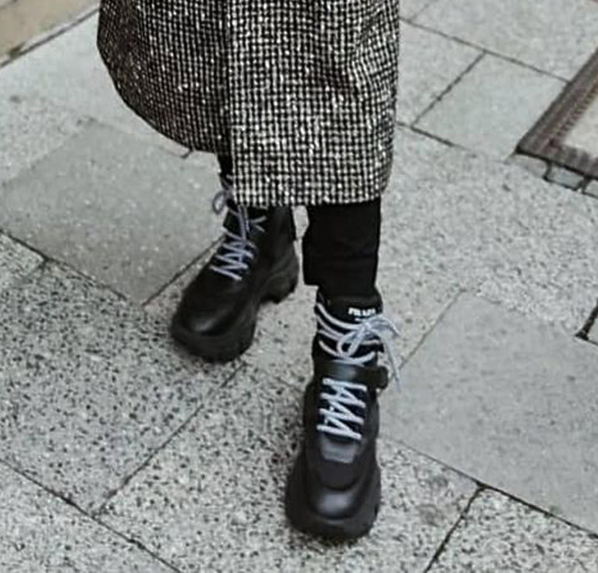 Anna Lewandowska w butach od Prady na zimę 2020