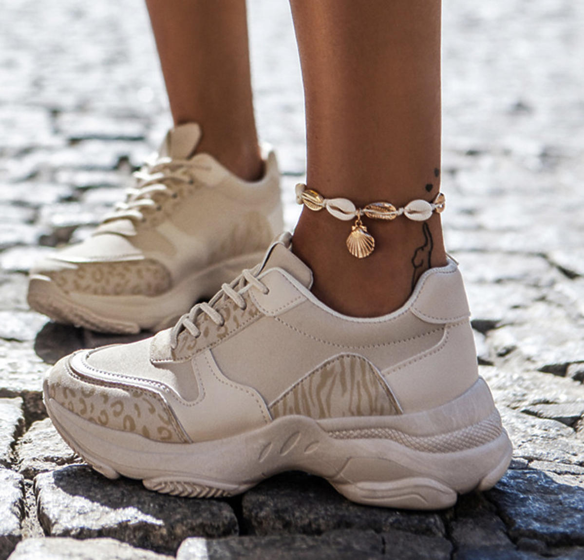 Beżowe sneakersy Louder