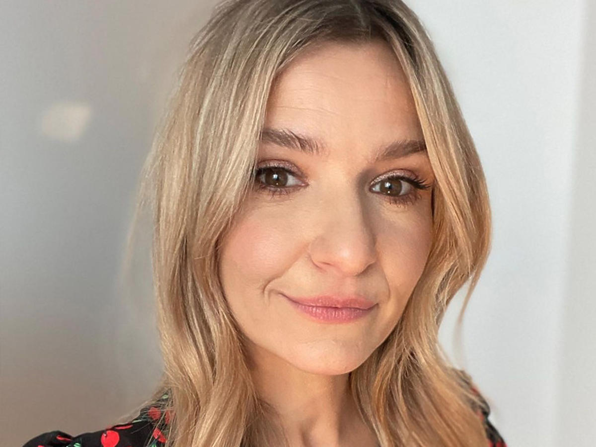 Joanna Koroniewska w czarnej sukience w wisienki z ASOS