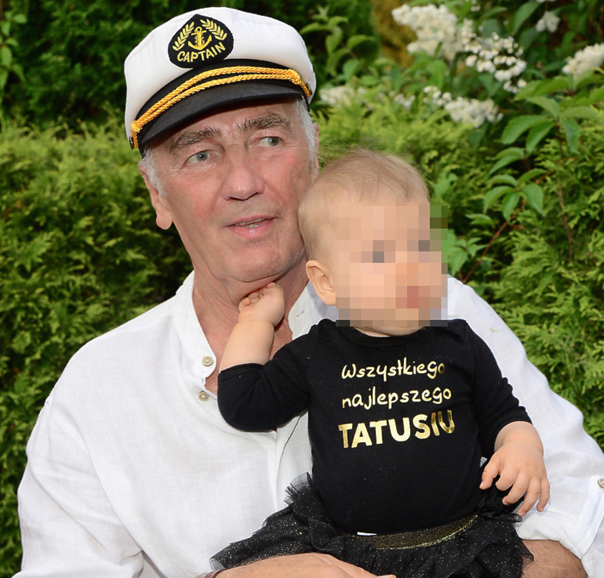 Karol Strasburger z Patrycją Weremczuk i córką na swoich 73. urodzinach