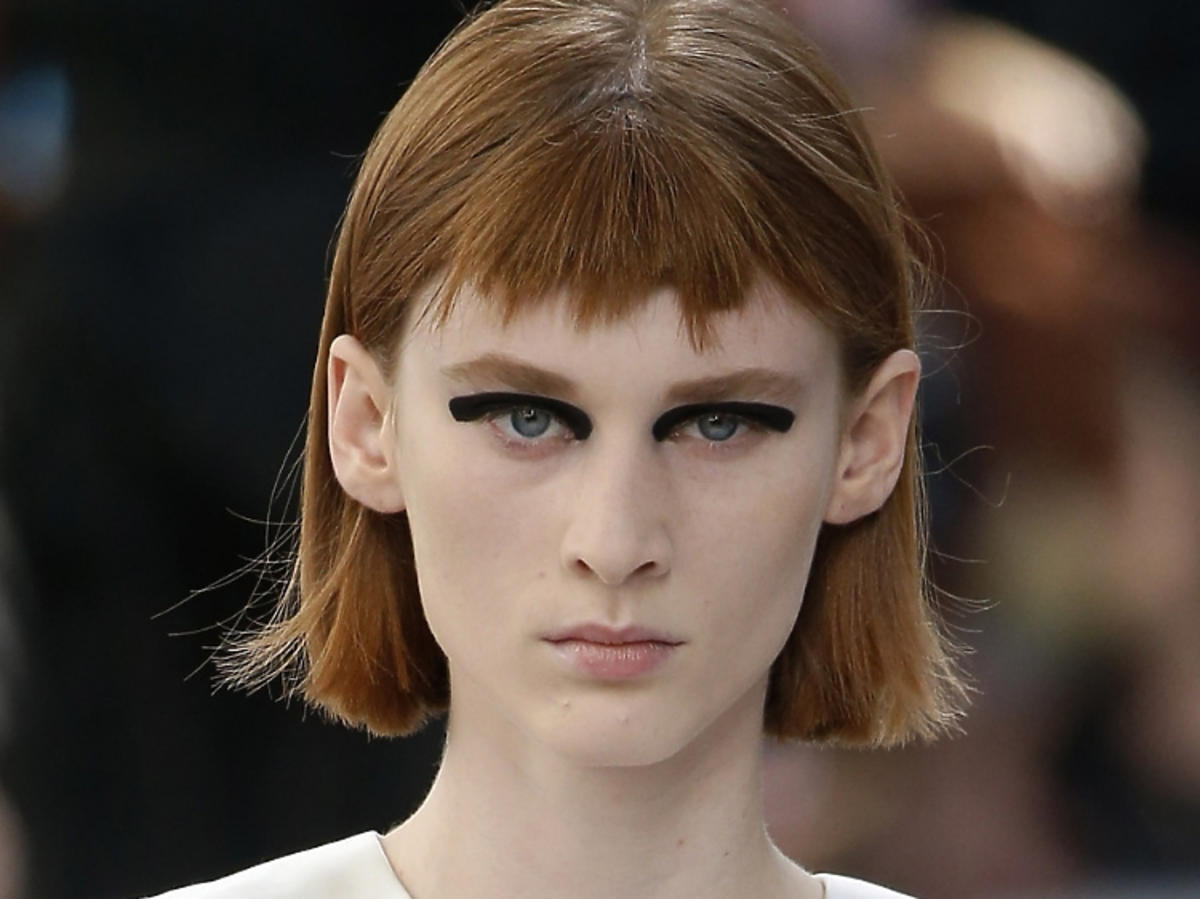 Modna koloryzacja na wiosnę 2019 - rude włosy, Dries Van Noten