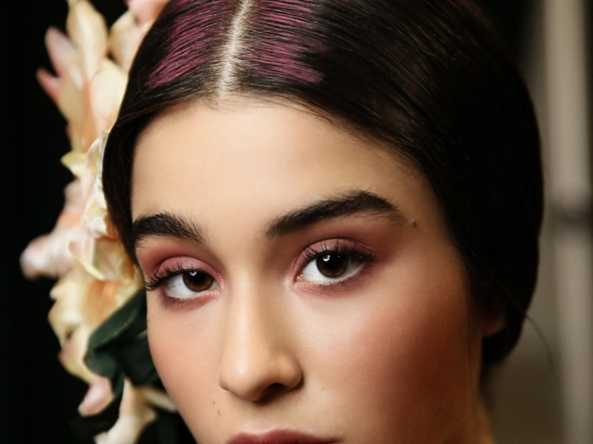 Modne fryzury 2019: różowe włosy/La Petite Robe