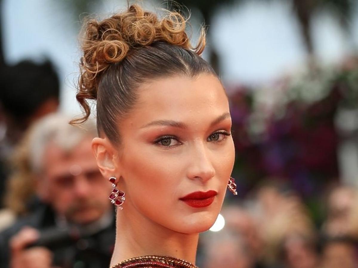 Najpiękniejsze fryzur Festiwalu Filmowego w Cannes 2019: Bella Hadid