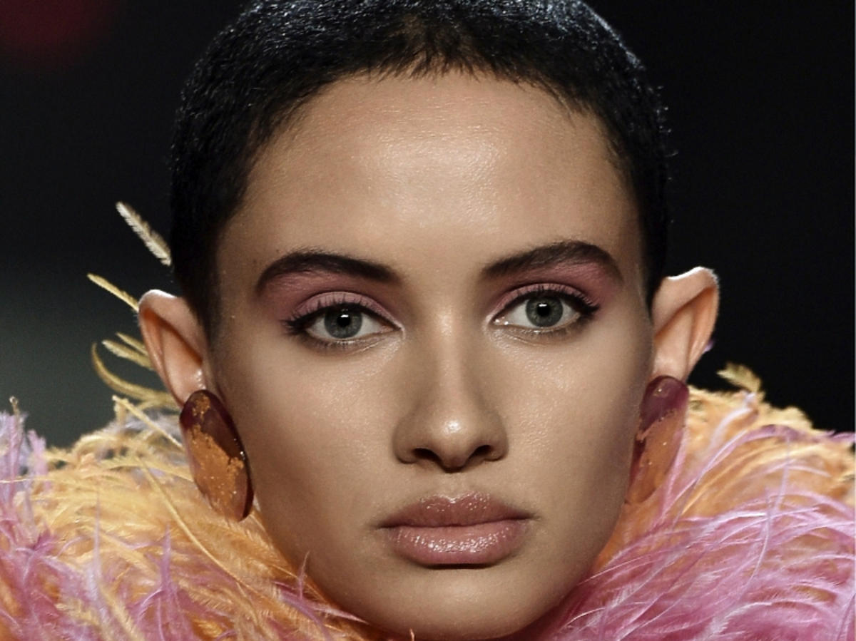 Trendy we fryzurach na wiosnę 2019: krótkie włosy, pixie/Marc Jacobs